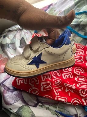 Kids White Casual Sneakers with Blue Star Accent GOLDEN GOOSE